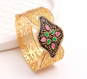 Brazalete Meenakari con Rubí y Esmeralda, Chapado en Oro de 22K, Brazalete Tradicional Indio, Joyería Nupcial para Novia, Regalo para Ella - Product Image 2