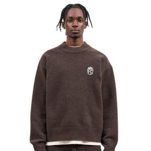 Pull en tricot côtelé marron élégant pour hommes et femmes, chaud, doux, de qualité supérieure, col rond, confortable, tendance pour l'hiver - Product Image 6