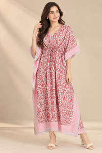 Vestido Kaftán Floral Rosa para Mujer, Estilo Boho Maxi, Ropa de Playa, Cuello en V, Ropa de Resort, Cintura Ajustable, 100% Algodón Transpirable con Aberturas, Venta al por Mayor - Product Image 3
