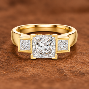 Bague solitaire à trois pierres en or 14K/18K avec diamant de laboratoire taille princesse 2,15 carats certifié IGI DEF VVS plaqué rhodium, style classique - Product Image 1