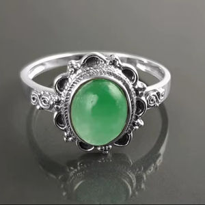 แหวนหยกเขียวแท้ เงินสเตอร์ลิง สไตล์โบโฮ ประดับด้วยหินธรรมชาติรูปไข่ขนาดกลาง วินเทจ เครื่องประดับโบราณสำหรับผู้หญิง - Product Image 1