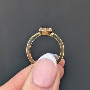 แหวนหมั้นเพชรชมพูทรงมาร์คีส์ 1 กะรัต เพาะเลี้ยงในห้องปฏิบัติการ ได้รับการรับรองจาก IGI  แกะสลักด้วยมือ ชุบทอง 14K สำหรับผู้หญิง เหมาะสำหรับวันครบรอบ - Product Image 6