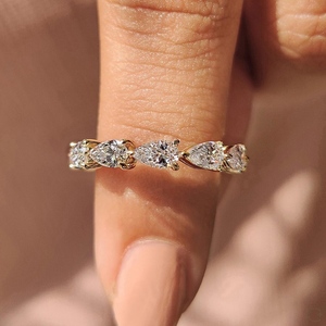 Bague de mariage en or massif 14 carats avec 8 pierres de diamant de laboratoire en forme de poire, sertie en position est-ouest, prix de gros, cadeau de luxe pour anniversaire - Product Image 3