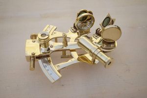 เครื่องมือนำทางเซกซ์แทนท์สีทอง วินเทจ สำหรับเรือเดินสมุทร - Product Image 3