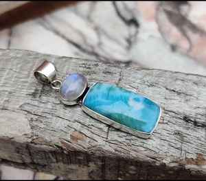 Pendentif artisanal en larimar et pierre de lune, argent sterling 925, pierre précieuse naturelle, bijou de guérison, cadeau élégant - Product Image 4