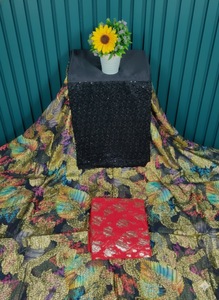 แฟชั่นวิ่งรุ่นใหม่ล่าสุดปี 2026 ผ้าทวิลล์โซมาเลียสุดหรู ลายเรียบแบบฟรานซาวี ดีแรค ประดับด้วยกลิตเตอร์สีทองอย่างประณีตบนลายพิมพ์นามธรรม สำหรับงานแต่งงาน - Product Image 4