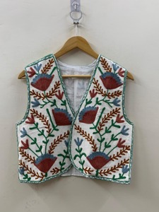 Chaleco de Algodón Bordado con Flores, Estilo Prairie Chic para Mujer, Prenda de Primavera, Top sin Mangas con Patrón Hecho a Mano - Product Image 1