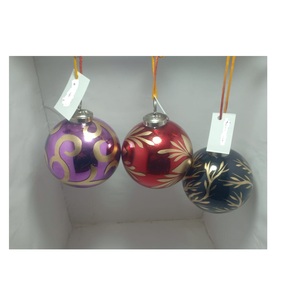 Souhaits de Noël Annabel Spenceley Boule de Noël en verre soufflé peinte à la main avec un fini floqué Jupe de sapin de Noël Décoration de fêtes - Product Image 5