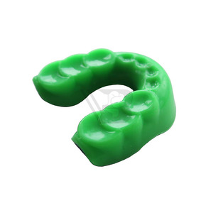 Protège-dents en caoutchouc de différentes couleurs pour la boxe et le MMA, entraînement et combats, personnalisable selon la demande - Product Image 4