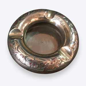 Cendrier en laiton avec motifs floraux en relief, cendrier de luxe en métal antique pour la décoration de la maison, de l'hôtel et du bar, fait main - Product Image 2