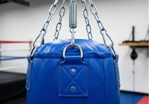 Sac de boxe d'entraînement K4 bleu en PU avec remplissage de sable pour usage en salle de sport adulte - Product Image 2