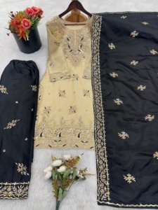 Presentamos la Nueva Colección de Diseñador Salwar Kameez, Conjunto de Top, Pantalón y Dupatta con Bordado Pesado y Lentejuelas, Completamente Cosido, de Secado Rápido - Product Image 4