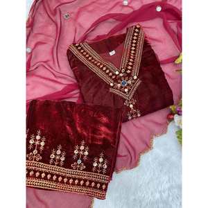 BRODERIE DE SÉQUENCE DE VELOURS À LA MODE AVEC UN VÉRITABLE PANTALON DE TRAVAIL MIROIR AVEC DUPATTA MAROON - Product Image 2