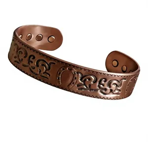 Brazalete Abierto Magnético de Cobre Puro con Grabado de Llave Griega, Joyería Metálica de Moda con Diseño Exquisito - Product Image 3