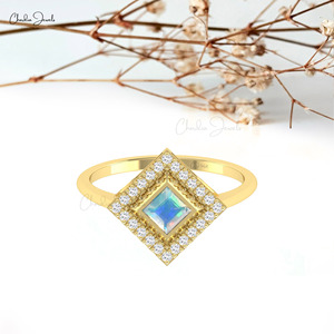 Anillo de Boda de Oro Puro de 14K con Ópalo Etíope, Diseño Moderno, Engaste de Bisel, Gema de 0.32CTW en Halo de Diamantes, Sin Níquel, Joyería Fina - Product Image 1