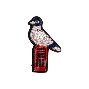 Broches, badges et écussons en fil de cuivre doré, faits main et brodés, service OEM, haute qualité, personnalisables, vente en gros - Product Image 2