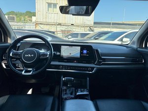 SUV Sportage d'occasion blanc propre 2022, automatique, taille moyenne, 5 portes, véhicule utilitaire sport avec moteur turbo essence économique - Product Image 3