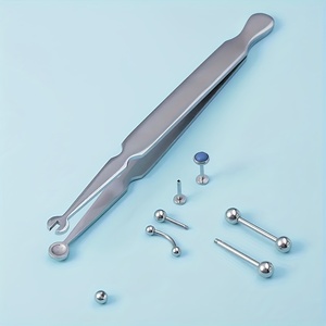 Pince de pose de bijoux en acier chirurgical pour un placement précis des bijoux – Outil de piercing pour le nez, les lèvres, les oreilles et le nombril - Product Image 3