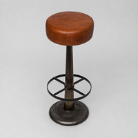 Tabouret de bar moderne en cuir marron réglable avec siège rond, piétement en métal foncé et anneau repose-pieds pour la maison, les bars, les cafés et les cuisines