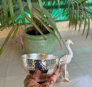 Juego de 2 Cuencos de Cristal Flamingo de Plata Alemana Hechos a Mano Colección Royal Look Aarna - Ideales para Bodas, Diwali y Eventos Corporativos - Product Image 4