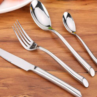 Ensemble de couverts de table classiques en acier inoxydable, cuillère, fourchette, couteau, finition lisse pour la maison, la cuisine et les réunions