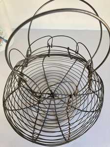 Farmhouse Style Metal <b>Egg</b> <b>Basket</b>, Durable Wire <b>Egg</b> Storage Holder for Kitchen - Product Image 5