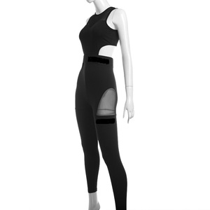 Ensemble de yoga pour femmes grandes tailles, uni, avec logo sur le devant, écologique, respirant, séchage rapide, léger, taille élastique, bretelles réglables, 2 pièces - Product Image 3