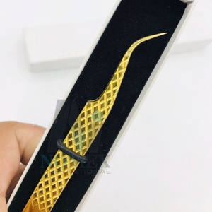 Pince à épiler d'extension de cils incurvés à poignée diamantée plaquée or personnalisée soins personnels à pointe pointue en acier inoxydable durable - Product Image 5