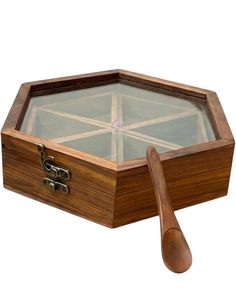 Boîte de rangement hexagonale en bois avec couvercle en verre et cuillère sculptée, style antique, cadeau artisanal - Product Image 2