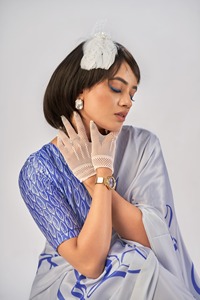 Sari Tradicional Indio de Seda Satinada con Estampado Floral para Uso Casual y Eventos Festivos, Atuendo Elegante y Moderno para Mujer - Product Image 2