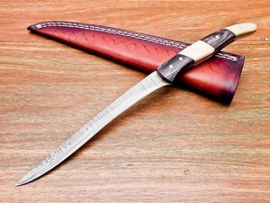 Cuchillo de Filetear Premium Hecho a Mano con Hoja de Acero de Damasco, Borde Dentado, Punta Caída, Mango de Madera, 12 Pulgadas de Longitud Total, Industrial - Product Image 4