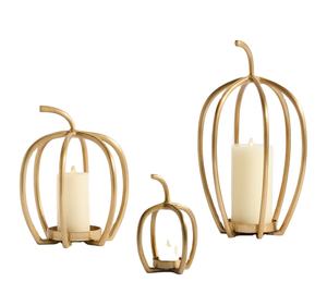 Tapisserie de traditions célébrant Noël à travers le décor - Product Image 1