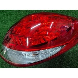 Feu arrière droit Veloster, ensemble de feux combinés, côté droit, d'occasion, OEM 924022V120 - Product Image 4