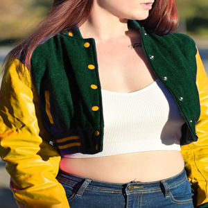 Chaqueta Corta Estilo Universitaria para Mujer, Color Verde Oscuro y Amarillo, Estilo Bomber, Mangas de Cuero Sintético, Ropa Exterior Informal, Moda Femenina - Product Image 1