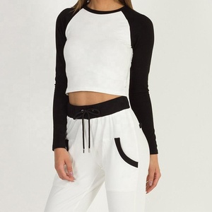 Conjunto Deportivo Informal para Mujer, Top Corto de Color Sólido, Felpa de Algodón Ecológica, Top Corto en Blanco y Negro, Cómodo y Ligero - Product Image 2