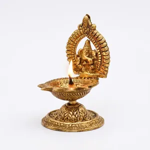 Lampe à huile Ganesha en laiton, design élégant, usage religieux, porte-bougie décoratif durable - Product Image 1