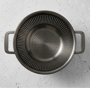 Colador de acero inoxidable con asas, tazón perforado para preparación de alimentos en la cocina - Product Image 3