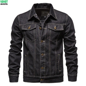 Ropa de Trabajo Resistente con Bolsillos Utilitarios, Estilo Estructurado y Limpio, Prenda de Color Oscuro para Otoño - Product Image 1