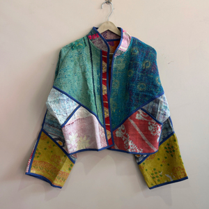 เสื้อแจ็คเก็ตคันธาอินเดียทำมือแบบควิลท์สไตล์โบโฮ วินเทจ แบบกลับด้านได้ ไซส์เดียว ขายส่งจำนวนมาก - Product Image 1