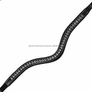 Bandeau de front rembourré en cuir pour cheval, avec une rangée de cristaux intégrée, accessoire d'équitation haut de gamme pour concours. - Product Image 4