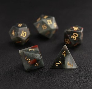 Jeu de dés en résine à changement de couleur, polyédriques, numérotés, faits à la main, pour jeux de société - Product Image 6