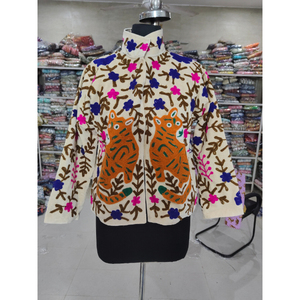 เสื้อแจ็คเก็ตซาฟารีผ้าฝ้ายปักมือสำหรับผู้หญิง คอจีน แขนยาว ลายสัตว์ สไตล์ชาติพันธุ์ ของขวัญสำหรับเธอ - Product Image 1