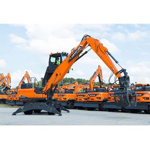 Excavadora de cadenas robusta usada con capacidad de 3000 kg, brazo de alto alcance y chasis reforzado para drenaje agrícola - Product Image 4