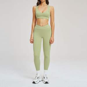 Conjunto de Yoga y Leggings de Compresión Ajustados con Sujetador Deportivo de Cuello en V para Mujer, de Secado Rápido, Ideal para Yoga, Running y Uso Casual - Product Image 1