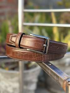Ceinture en cuir de vachette avec broderie de crocodile marron, boucle en fer pour tenue formelle et décontractée - Product Image 3
