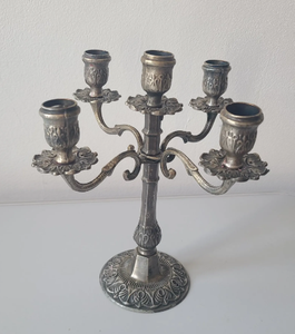 Candelabro de aluminio vintage de 5 brazos, tallado y grabado a mano, decoración navideña de lujo para el hogar. - Product Image 1