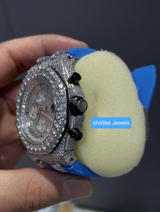 Reloj Deportivo de Lujo con Incrustaciones de Diamantes, Cronógrafo Totalmente Cubierto de Diamantes para Hombre |   Reloj con Diamantes Moissanite VVS y Correa de Caucho Azul | - Product Image 3