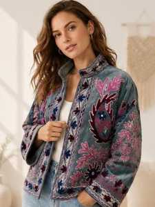 เสื้อแจ็คเก็ตกำมะหยี่ปักลายซูซานีสำหรับผู้หญิง สัมผัสแห่งงานฝีมือที่เป็นเอกลักษณ์  งานฝีมือที่ได้รับแรงบันดาลใจจากวัฒนธรรมดั้งเดิม สไตล์โบฮีเมียนสมัยใหม่ ลายดอกไม้ - Product Image 4