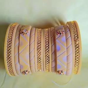 Bracelets en résine faits à la main, accessoires de mode haut de gamme pour femmes, qualité export, impression numérique unie, vente en gros - Product Image 4