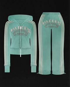 Survêtement en velours rayé personnalisé |   Ensemble sweat à capuche zippé et pantalon évasé de luxe pour femme |   Fabricant de vêtements de sport vintage en deux pièces OEM - Product Image 3
